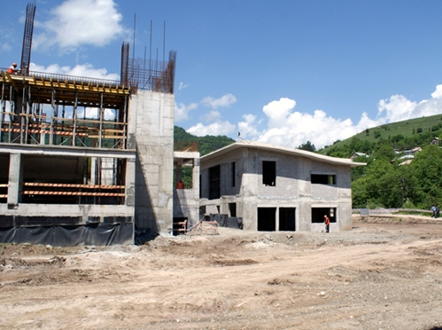 Строительство Дилижанской международной школы Фото: Медиамакс