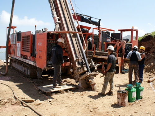 Drilling machine gets mining samples from 400 meters deep Image by: Mediamax