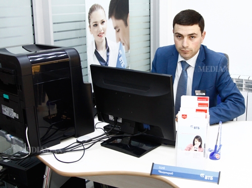 На открытии обновленного филиала «Раздан» Банка ВТБ (Армения) Фото: Медиамакс