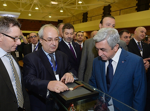 Բացվել է «Երեւան շոու-2015» ոսկերչական միջազգային ցուցահանդեսը Լուսանկարը՝ ՀՀ նախագահի մամուլի ծառայություն