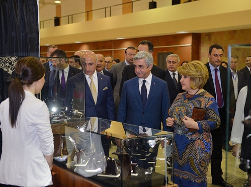 Բացվել է «Երեւան շոու-2015» ոսկերչական միջազգային ցուցահանդեսը Լուսանկարը՝ ՀՀ նախագահի մամուլի ծառայություն