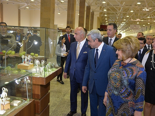 Բացվել է «Երեւան շոու-2015» ոսկերչական միջազգային ցուցահանդեսը Լուսանկարը՝ ՀՀ նախագահի մամուլի ծառայություն