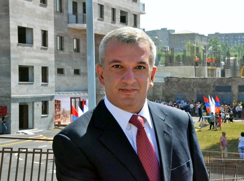 Արսեն Քարամյանը Լուսանկարը՝ http://www.karamyan.am
