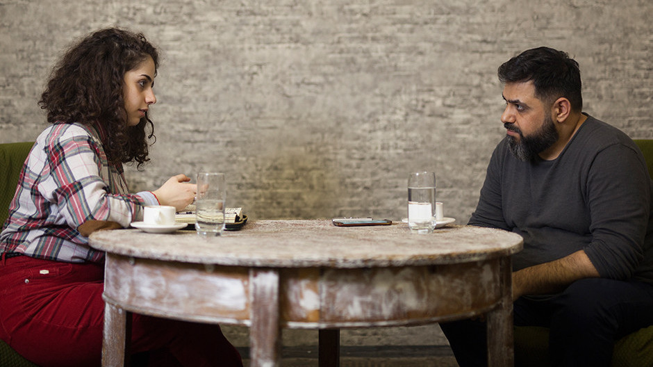 Ամալի Խաչատրյանը զրուցում է Հարություն Ջուլհակյանի հետ Լուսանկարը՝ Մեդիամաքս