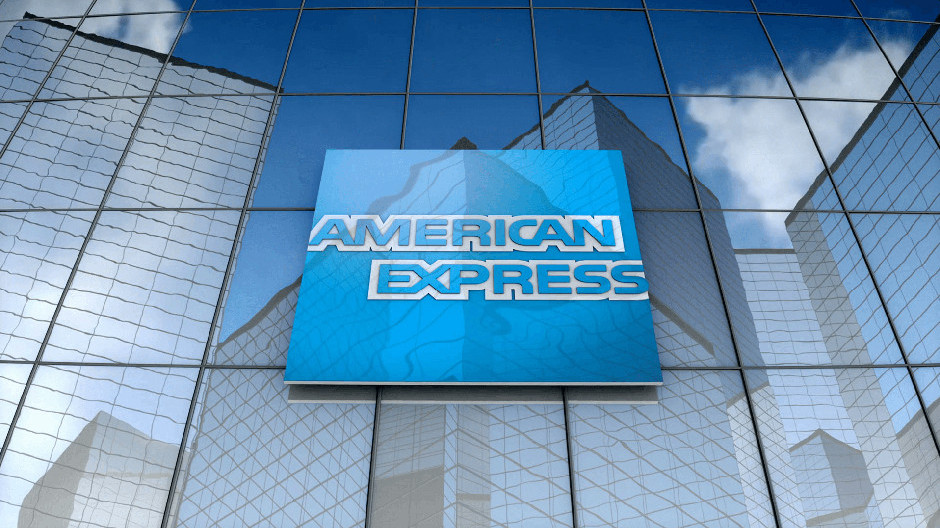 Квартальная прибыль American Express упала на 85%