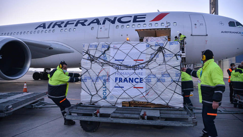 Ֆրանսիայից օգնություն տեղափոխող առաջին ինքնաթիռը ժամանել է Երեւան