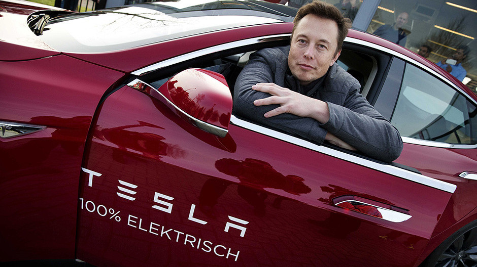 Илон Маск назвал «безрассудством» инвестиции Tesla в биткоин 