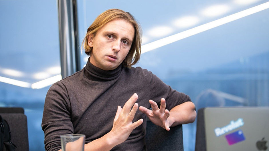 Why provision of the UK banking license to fintech startup Revolut is delayed