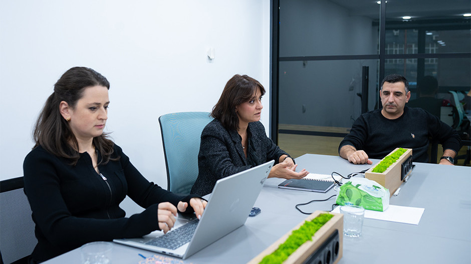 Տաթեւիկ Աղաբեկյանը, Նարինե Ներսիսյանը եւ Աշոտ Դավթյանը Լուսանկարը՝ Մեդիամաքս