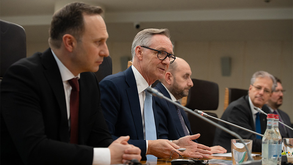 Վահագն Աղավելյանը եւ Անդրեաս Վիմմերը  Լուսանկարը՝ Մեդիամաքս