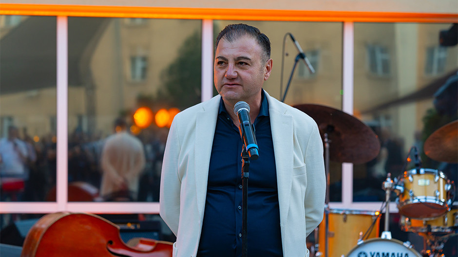David Atanessian 